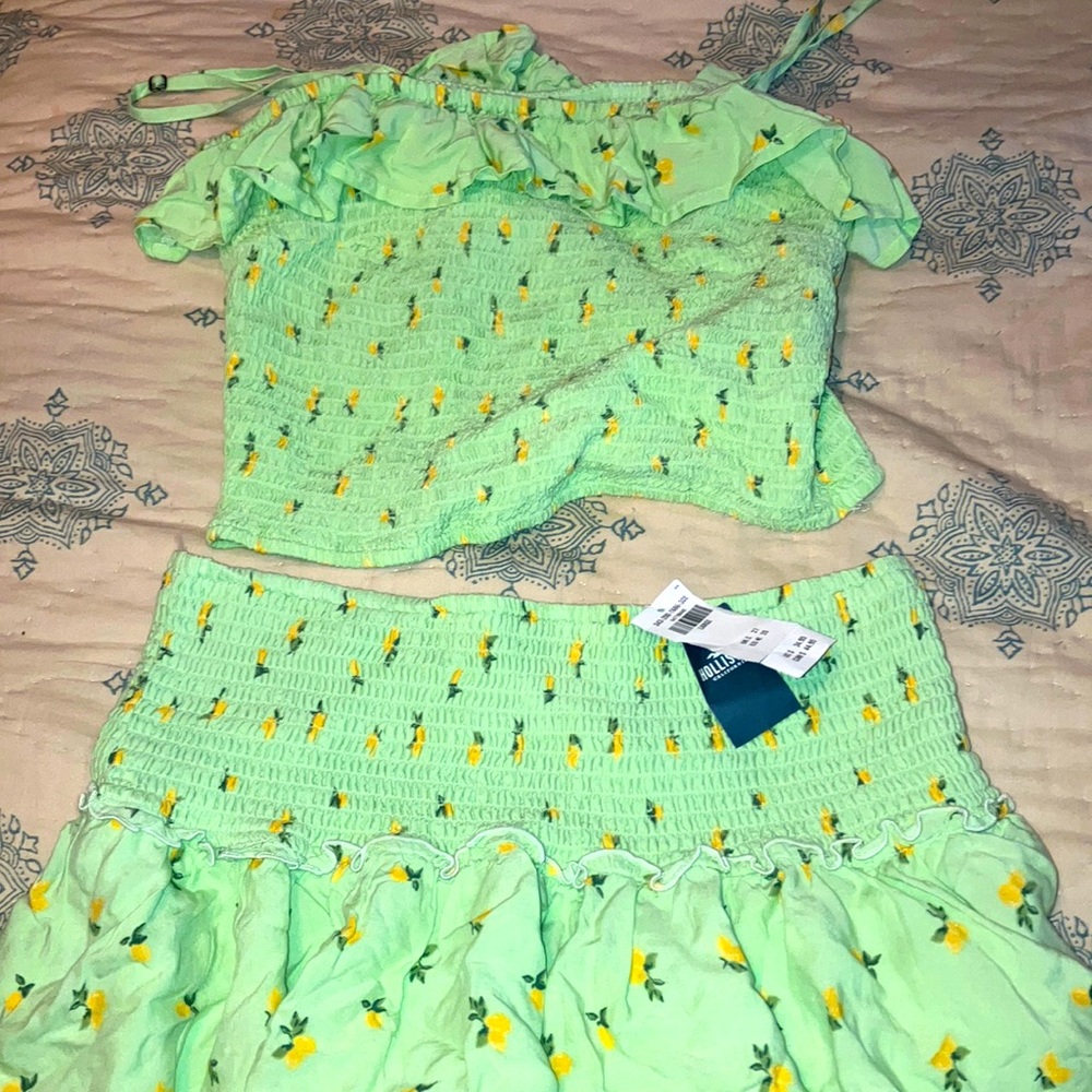 Crop top skirt out fit